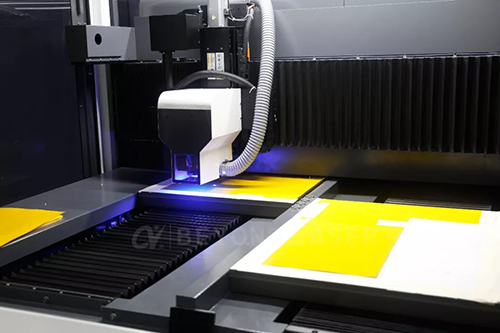 FPC紫外激光切割機.jpg