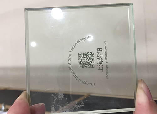 用激光切割設(shè)備切割超薄玻璃1.png